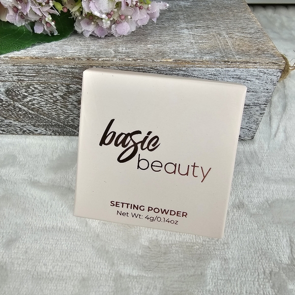 Basic Beauty Translucent Setting Powder - Picture 2 of 4